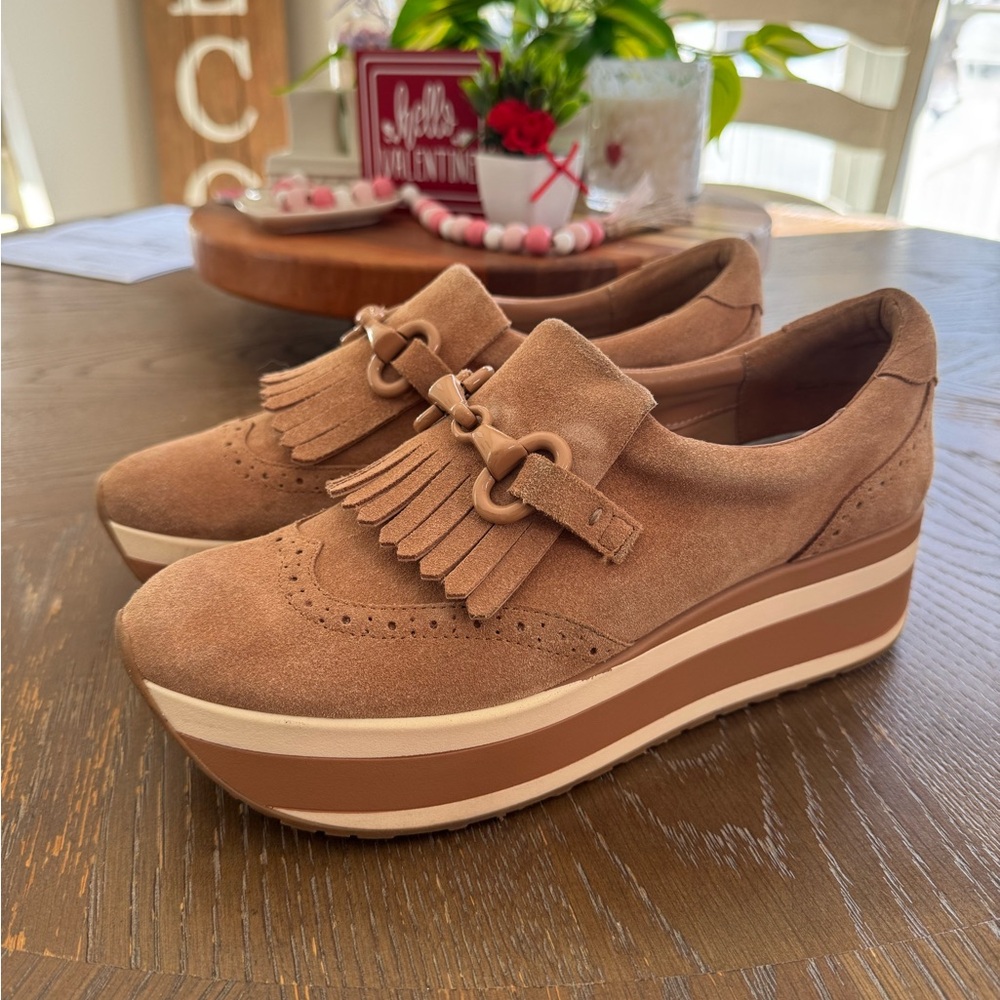 Dolce Vita Jhax Toffee Platform Loafers with Fringe Detail - Picture 3 of 8